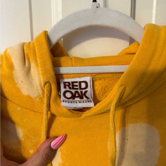 Red Oak Yellow USC Cropped Hoodie - Picture 3 of 4
